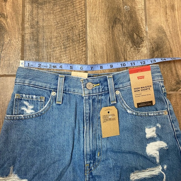 Levi’s High Waisted Mom Jean Shorts - Picture 9 of 13